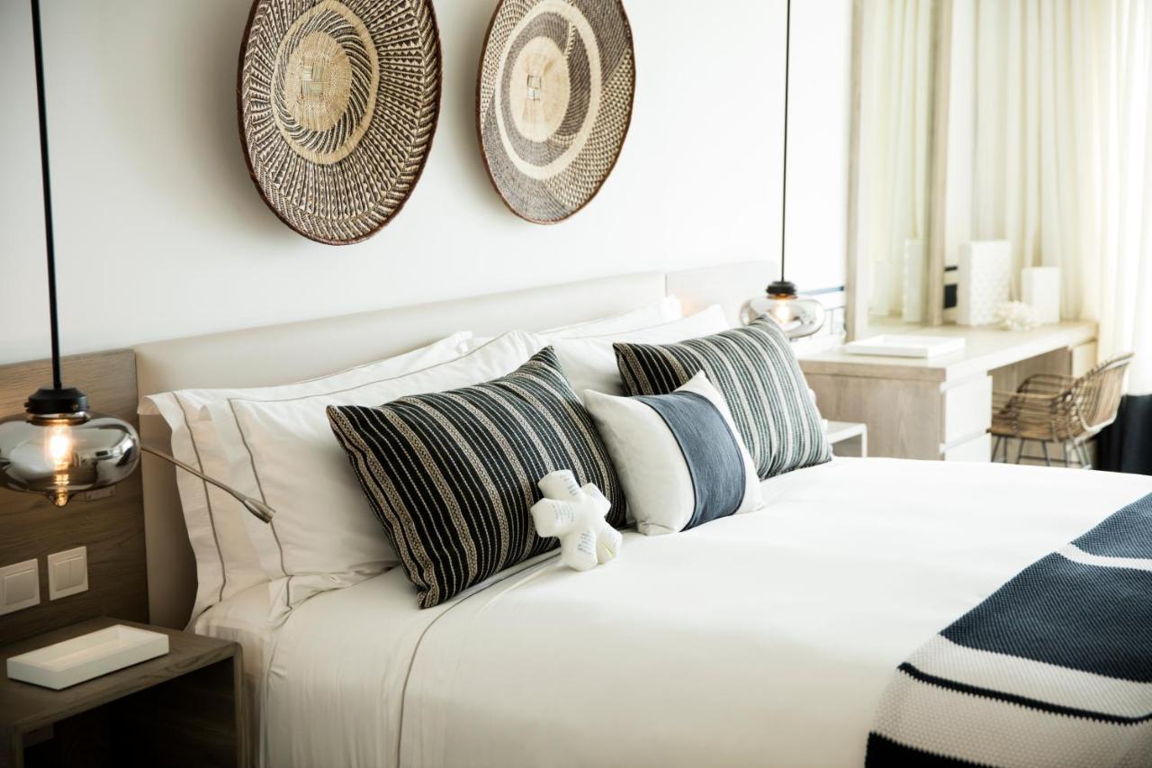 Lux* Grand Gaube Resort & Villas Экстерьер фото A bedroom at the Cape Grace