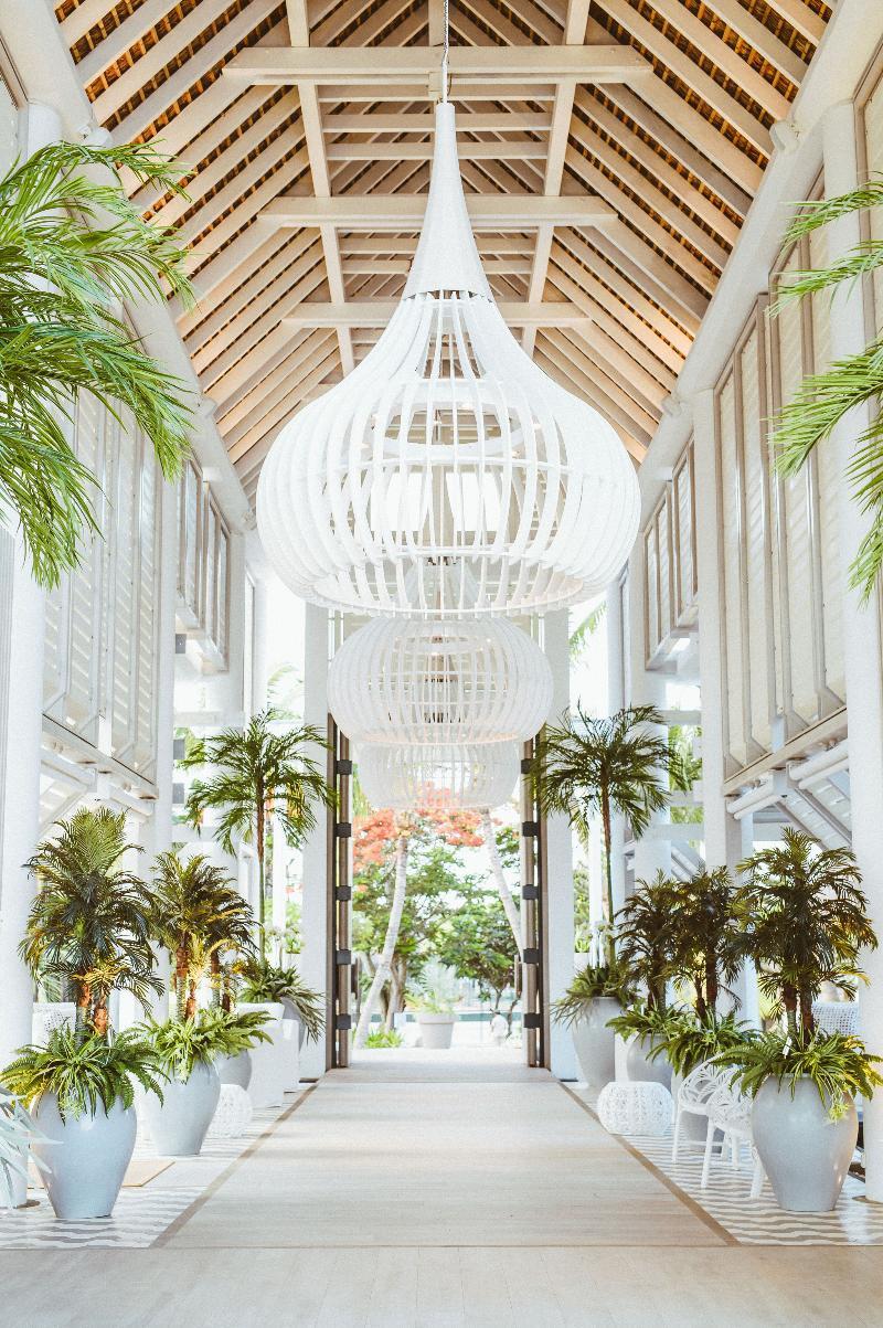 Lux* Grand Gaube Resort & Villas Экстерьер фото The interior of the hotel