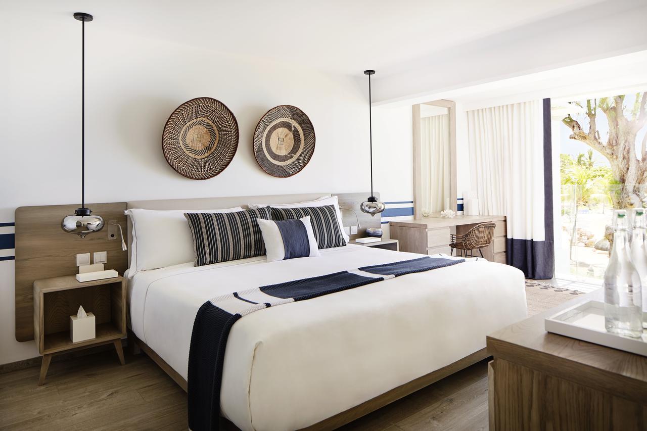 Lux* Grand Gaube Resort & Villas Экстерьер фото Deluxe Oceanfront